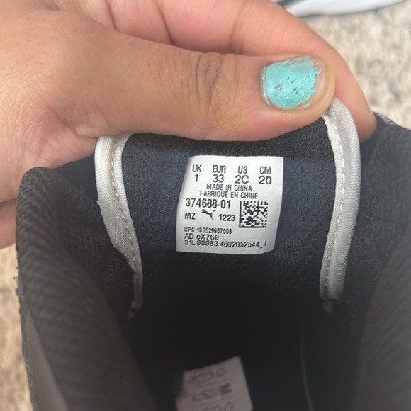 Girls puma sneakers 2c - Picture 4 of 4